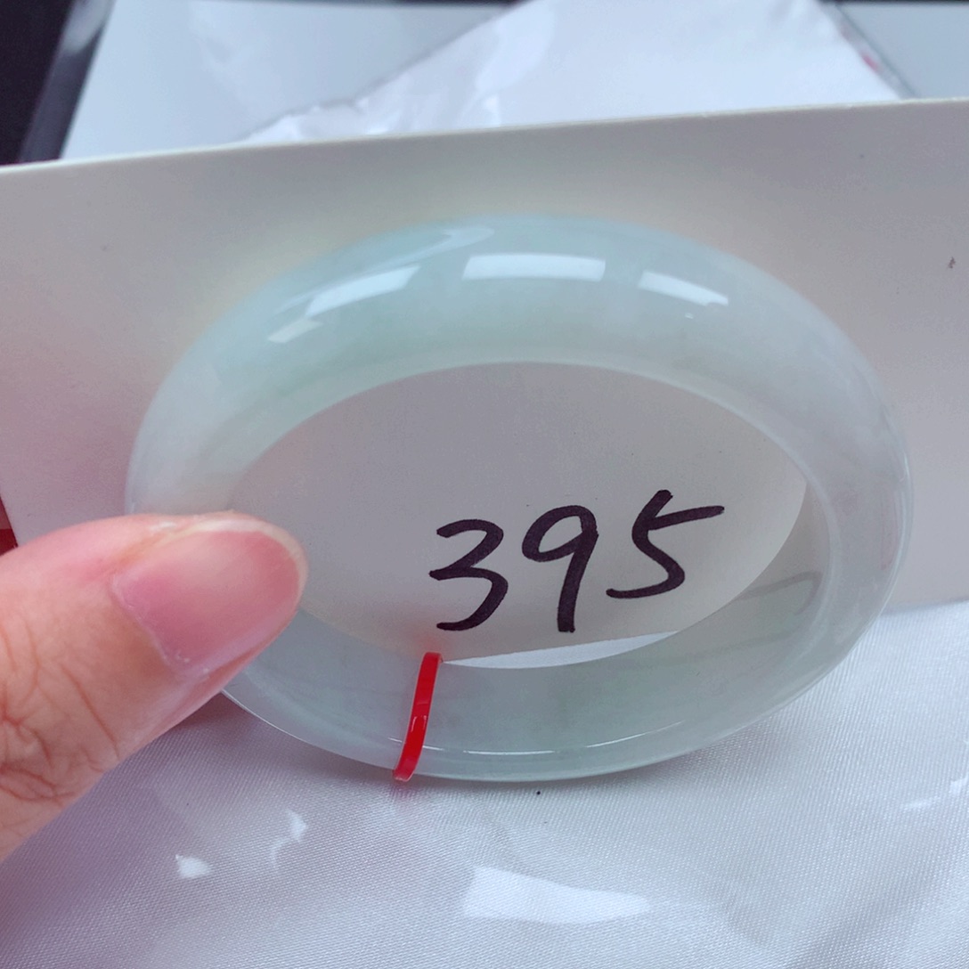 翡翠手镯未镶嵌翡翠