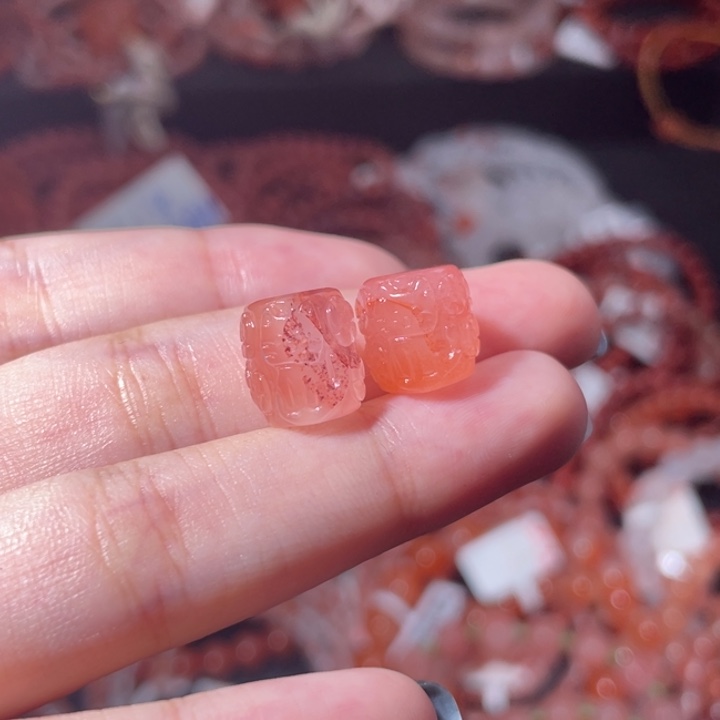 南红玛瑙未镶嵌猫猫桶珠1515