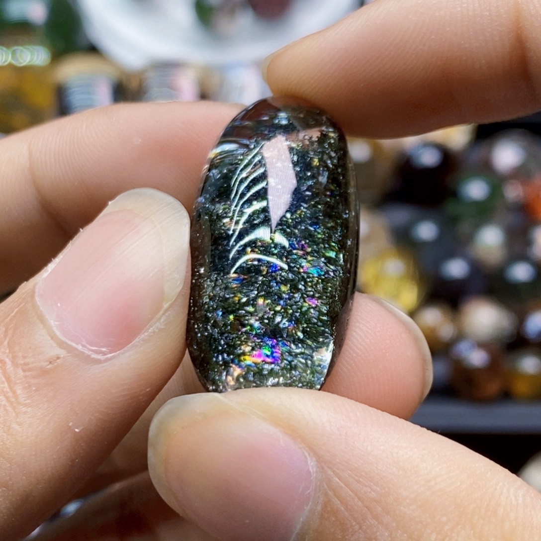 未镶嵌颈饰水晶酒***桃水晶