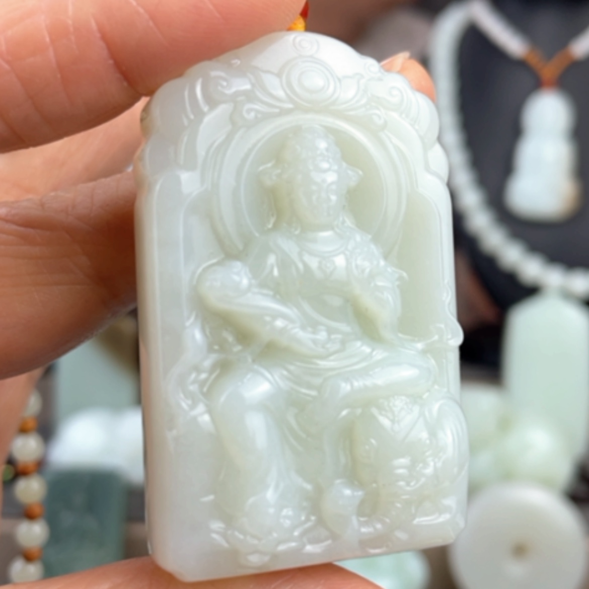 【闪购商品】颈饰未镶嵌和田玉