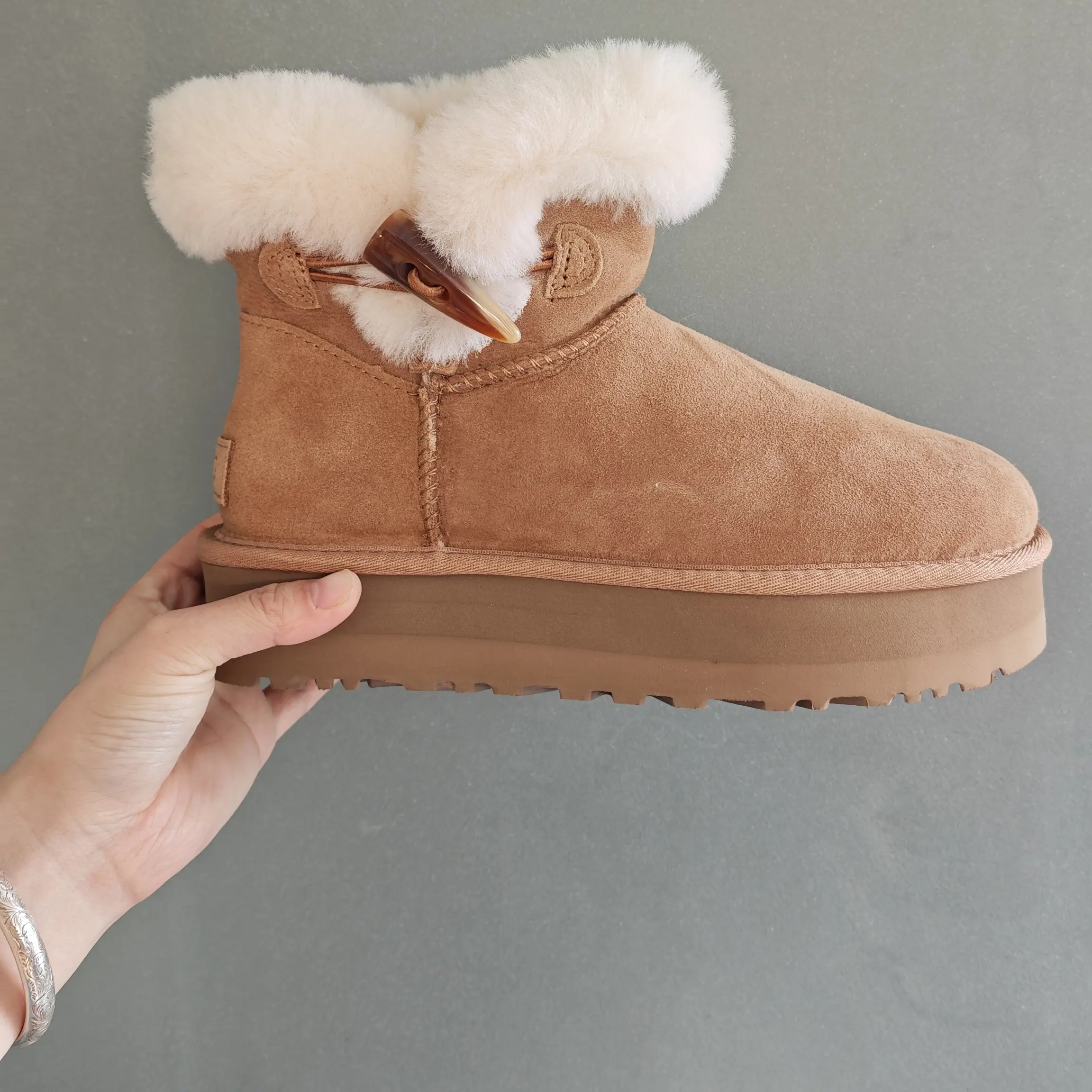 牛角扣羊皮毛一体牛角扣厚底雪地靴女冬季加厚保暖短靴