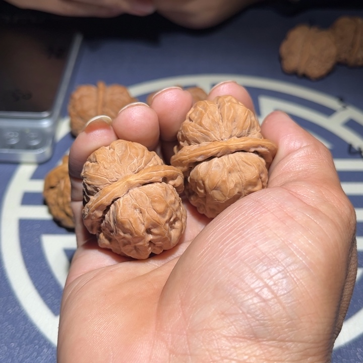 文玩核桃吊坠蛤蟆头