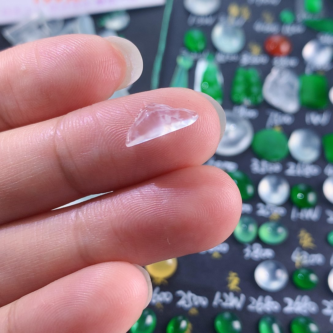 【闪购商品】翡翠颈饰未镶嵌天然翡翠高冰高山