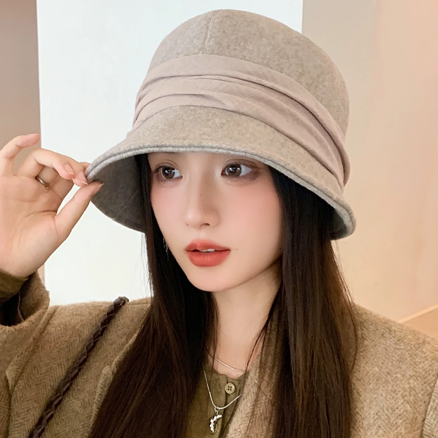 2025春秋季新款毛呢渔夫帽子女宽檐显脸小气质优雅绑带盆帽水桶帽