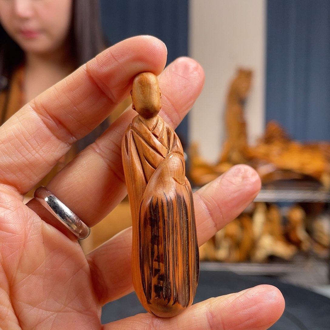 柏木（崖柏）手把件