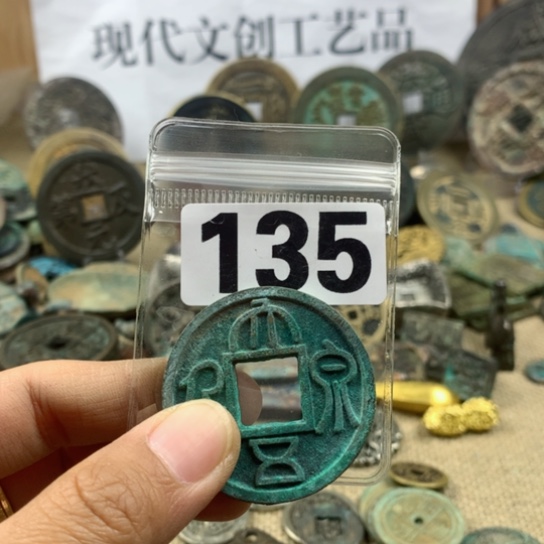 铜半**醒现代文创工艺品