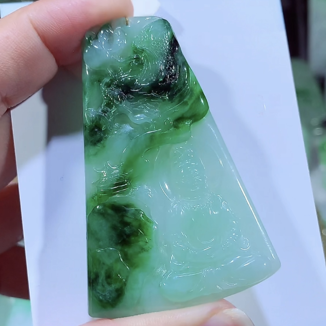 缅甸天然A货翡翠飘辣绿御龙山水观音吊坠