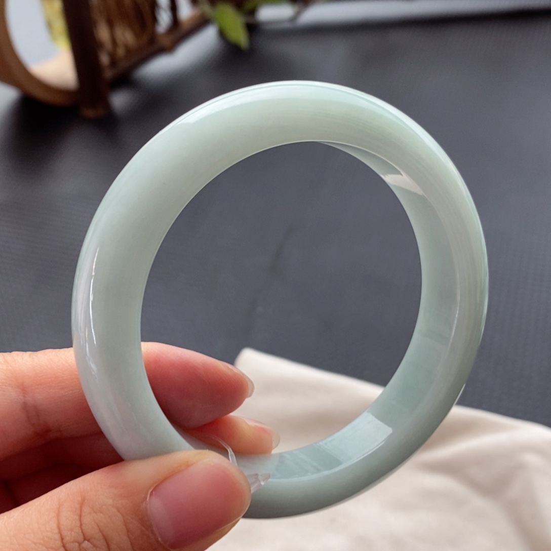 【闪购商品】翡翠手镯未镶嵌天然翡翠手镯