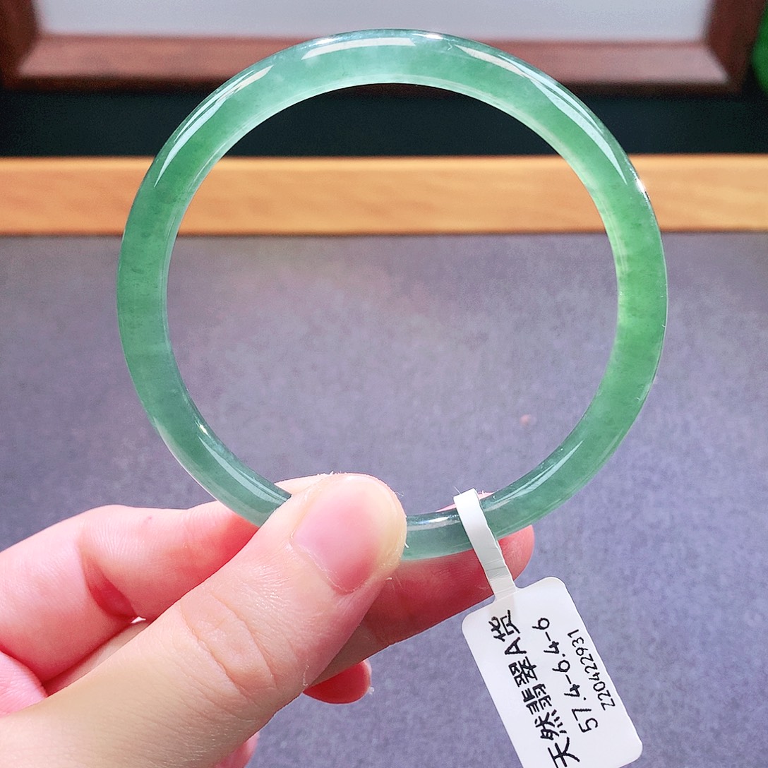 未镶嵌手镯翡翠天然翡翠