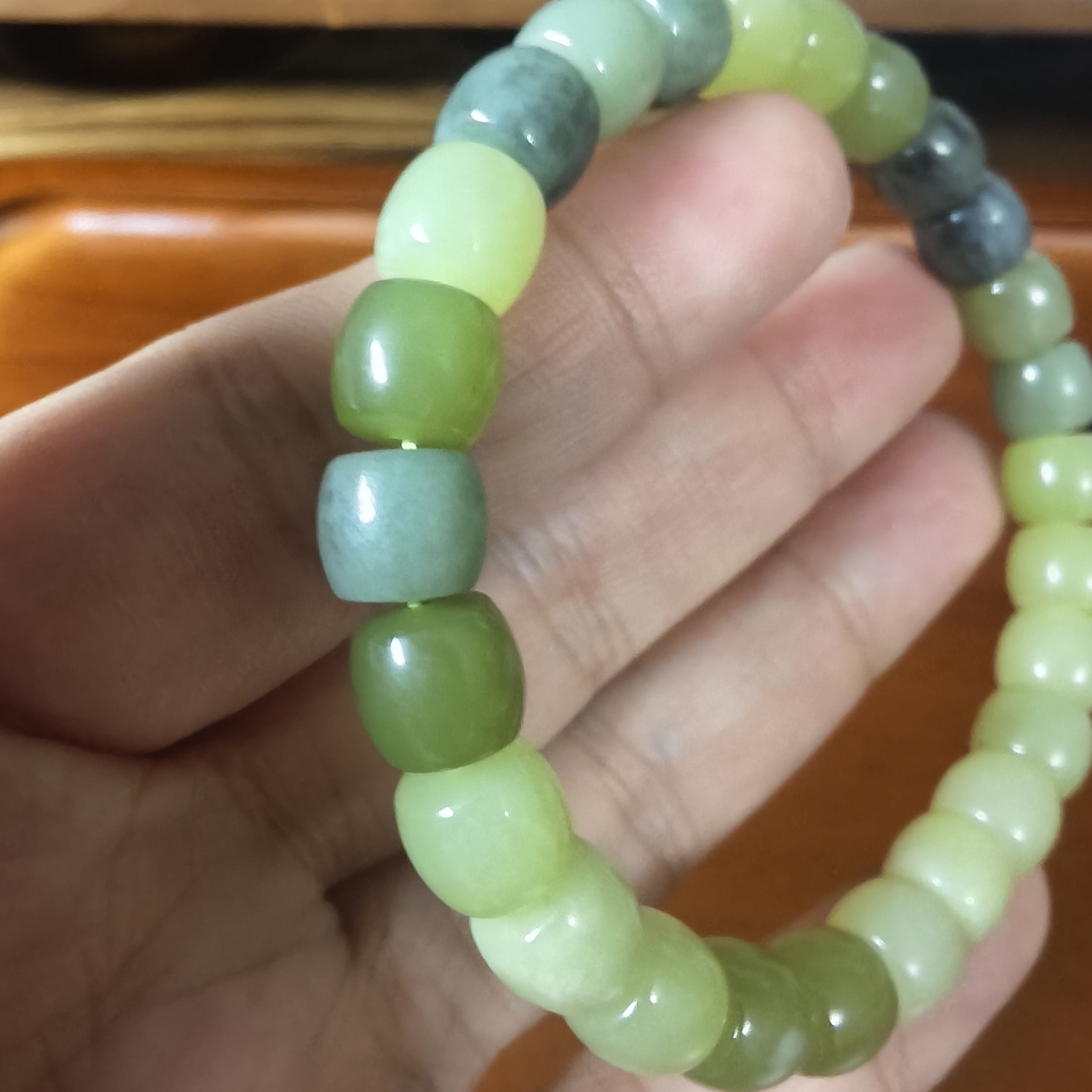 天然和田玉多宝老型珠手串送证书卡8左右