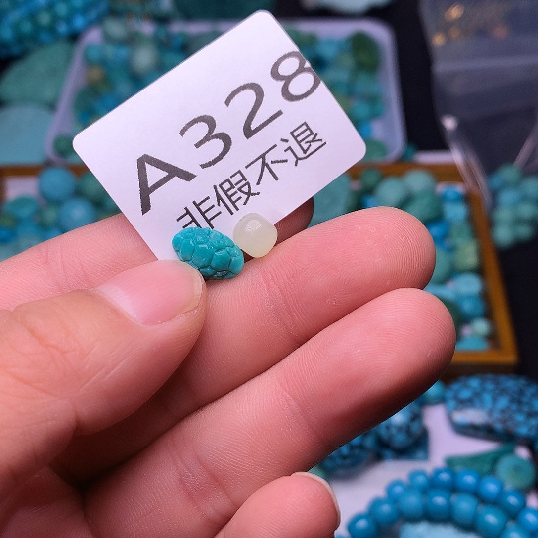 南红玛瑙未镶嵌珠宝奇石