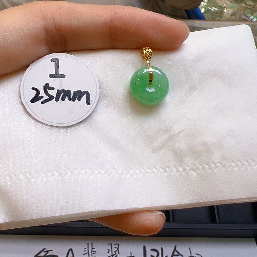 翡翠吊坠(不含链)18K金镶嵌翡翠