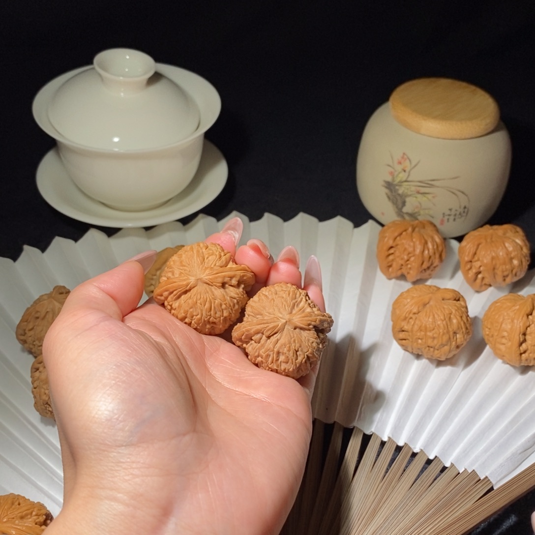 文玩核桃吊坠?**子白狮子38