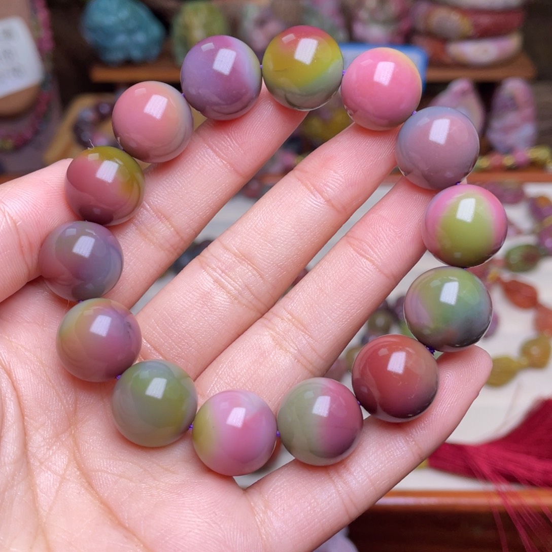 玛瑙/玉髓珠宝半成品未镶嵌无**立盐源玛瑙老矿料彩虹手串