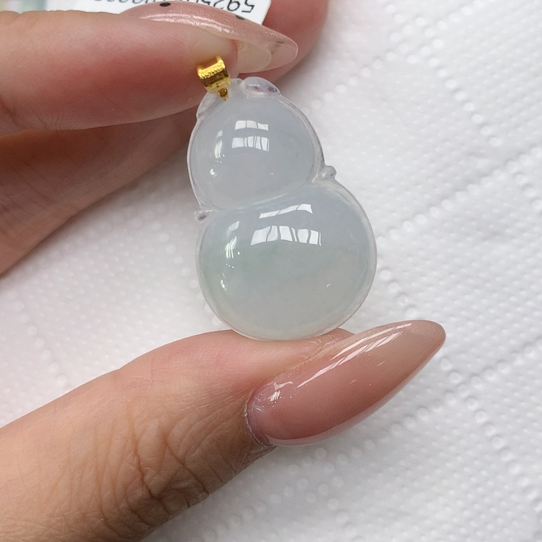 颈饰18K金镶嵌翡翠