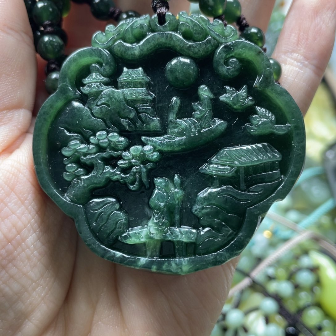 蛇纹石玉未镶嵌吊坠