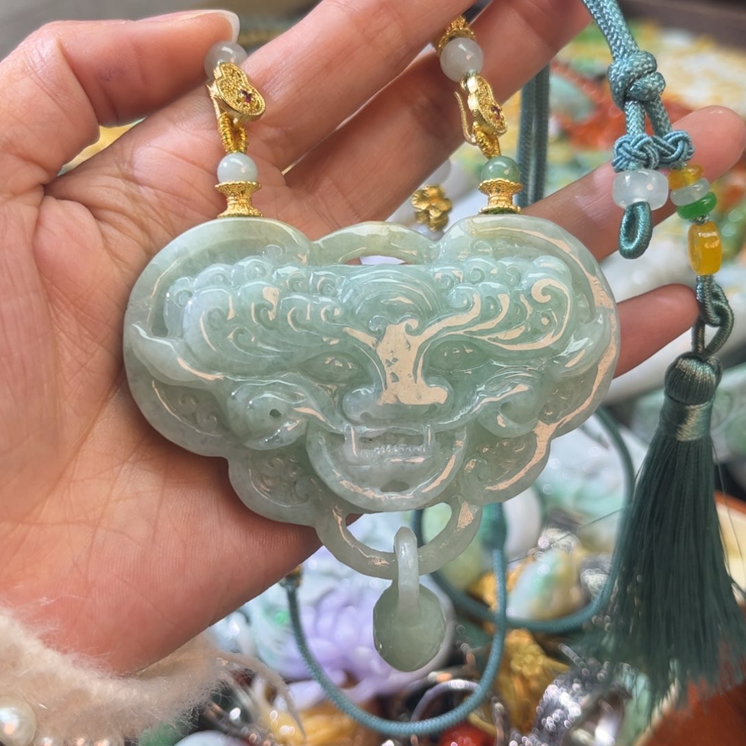 翡翠颈饰未镶嵌待编款