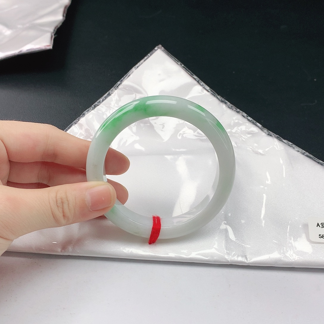 翡翠手镯未镶嵌翡翠538