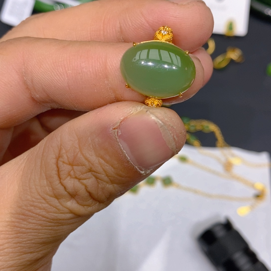 和田玉（碧玉）耳饰银S925镶嵌