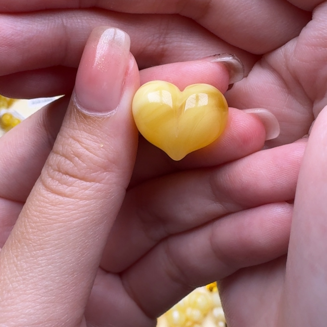 琥珀未镶嵌裸石4号