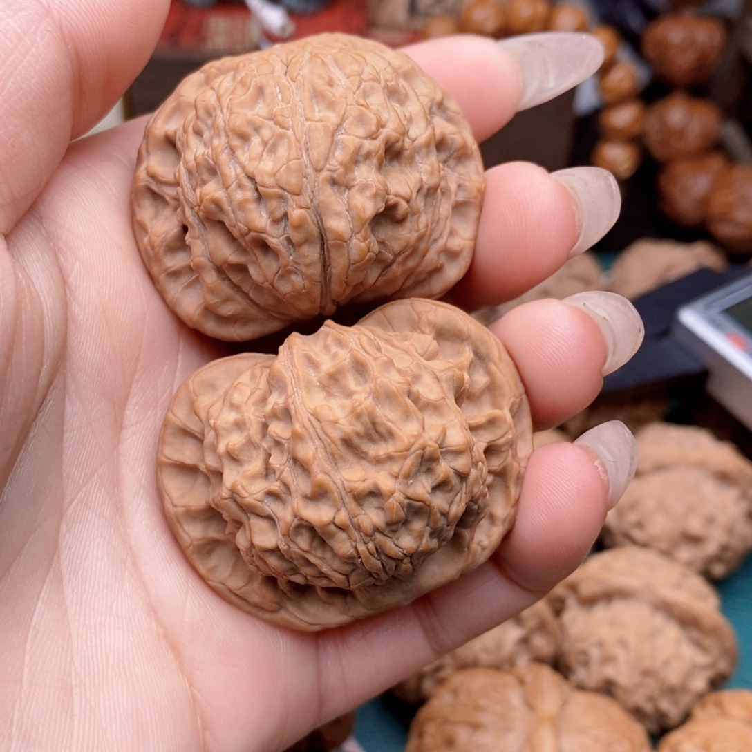 文玩核桃把件逍*遥平顶