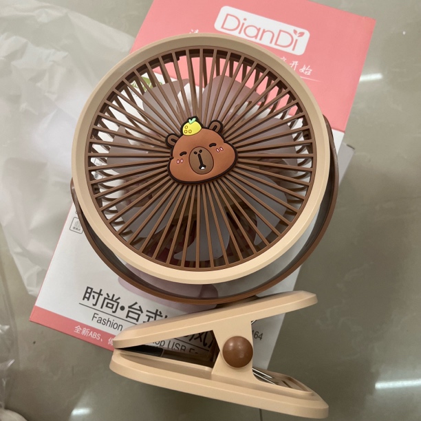 5740-夹式卡皮吧啦可充电风扇颜色多样性发一件