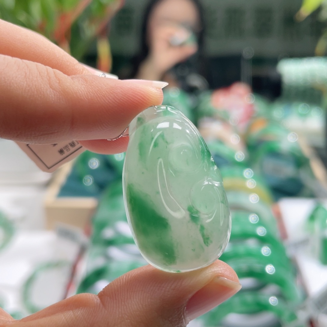 石英质玉颈饰未镶嵌