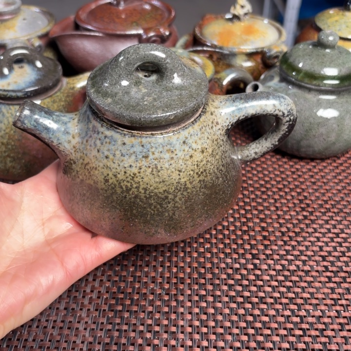 紫砂茶杯瑕石瓢壶260 c