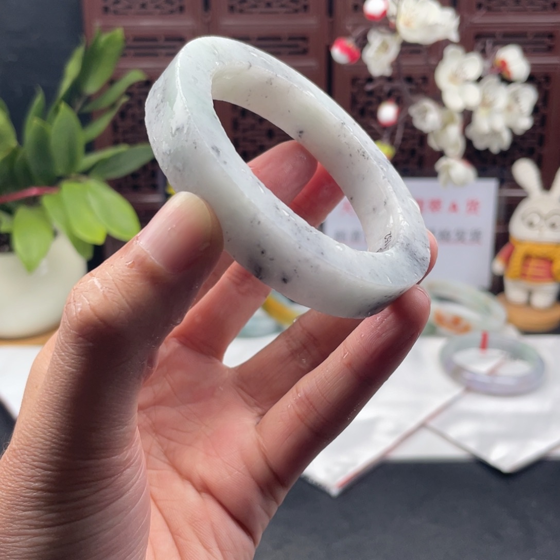 定制翡翠未镶嵌翡翠手镯定制