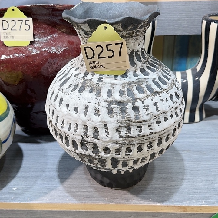 景德镇陶瓷艺术品南***仔