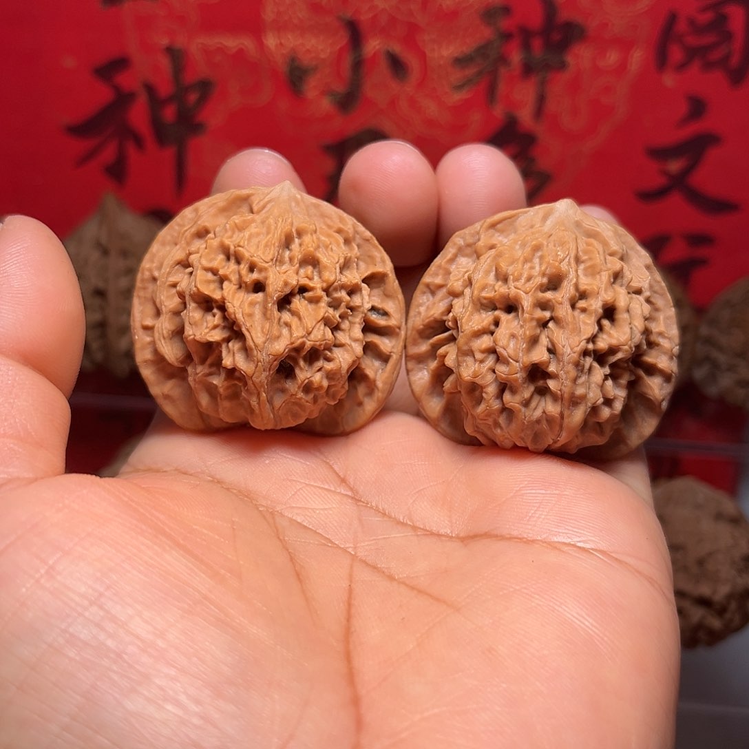 文玩核桃吊坠4.0尺盘龙纹