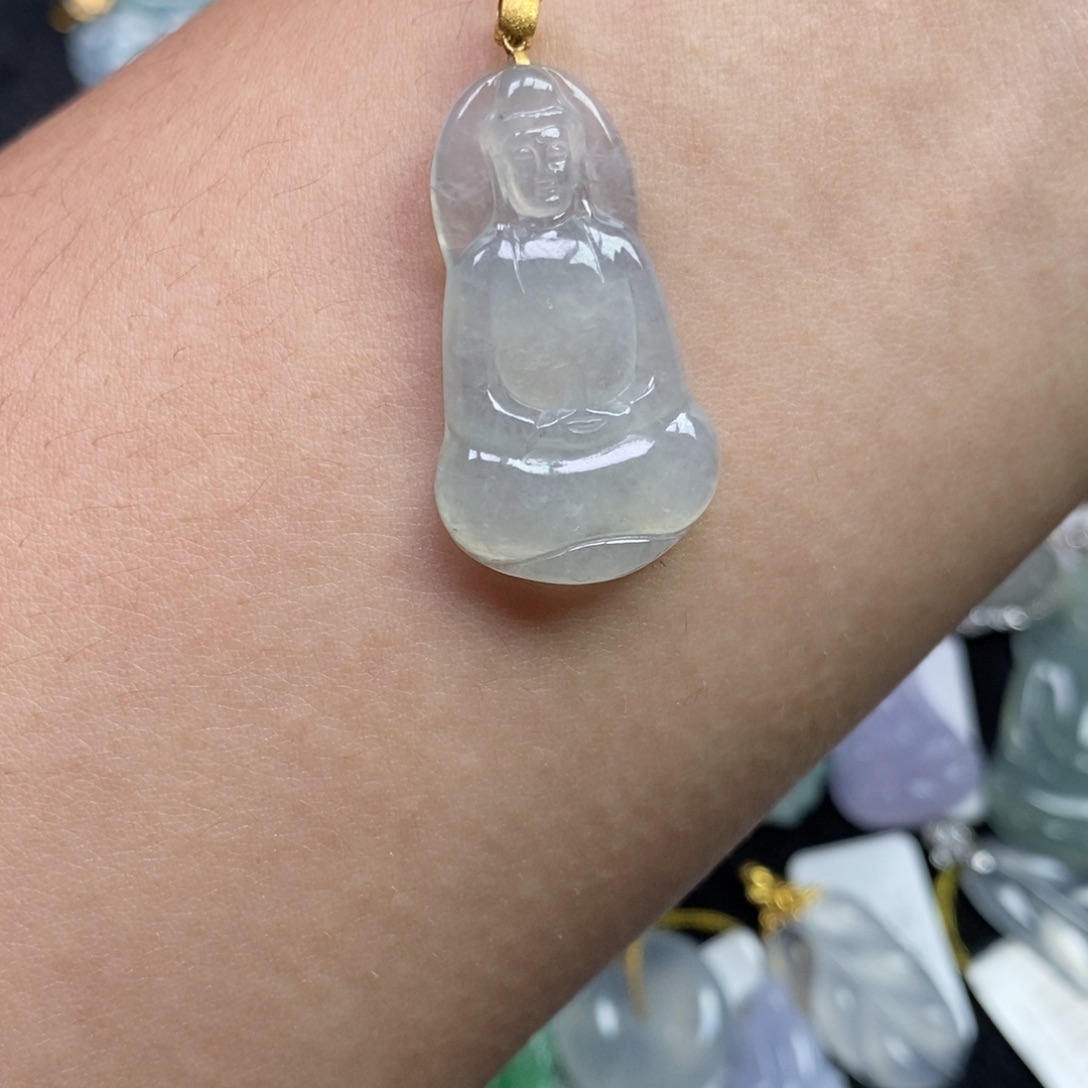 翡翠18K金镶嵌颈饰素衣观音