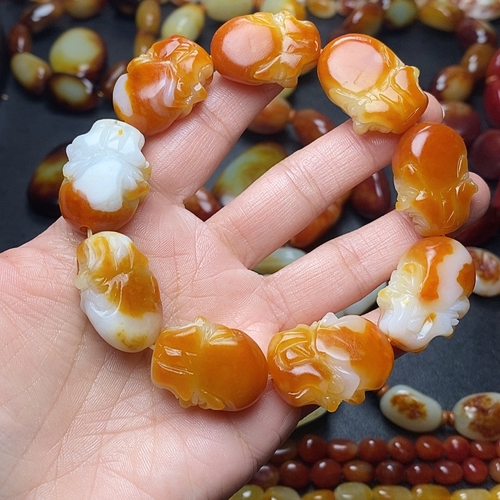 中***华和田玉未镶嵌手链