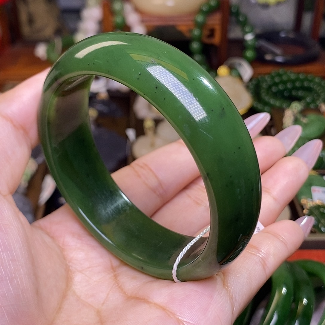 和田玉碧玉满色满绿老矿料手镯58.5未镶嵌