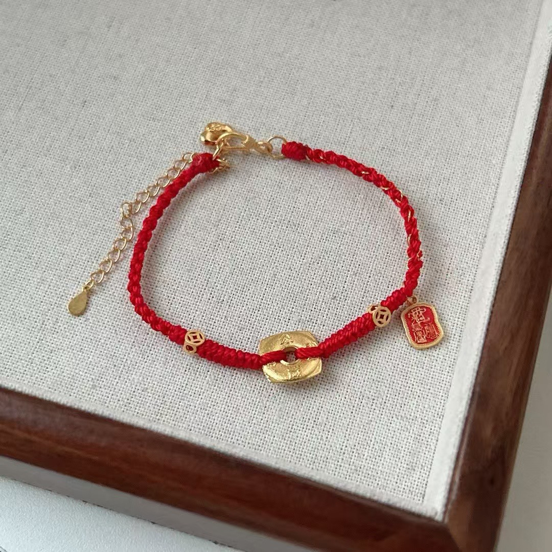 925银手链 纯银古法金四方平安扣红绳手链，小锁包钱币隔珠平安牌