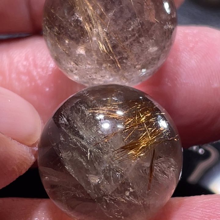 陈***迎未镶嵌颈饰发晶钛