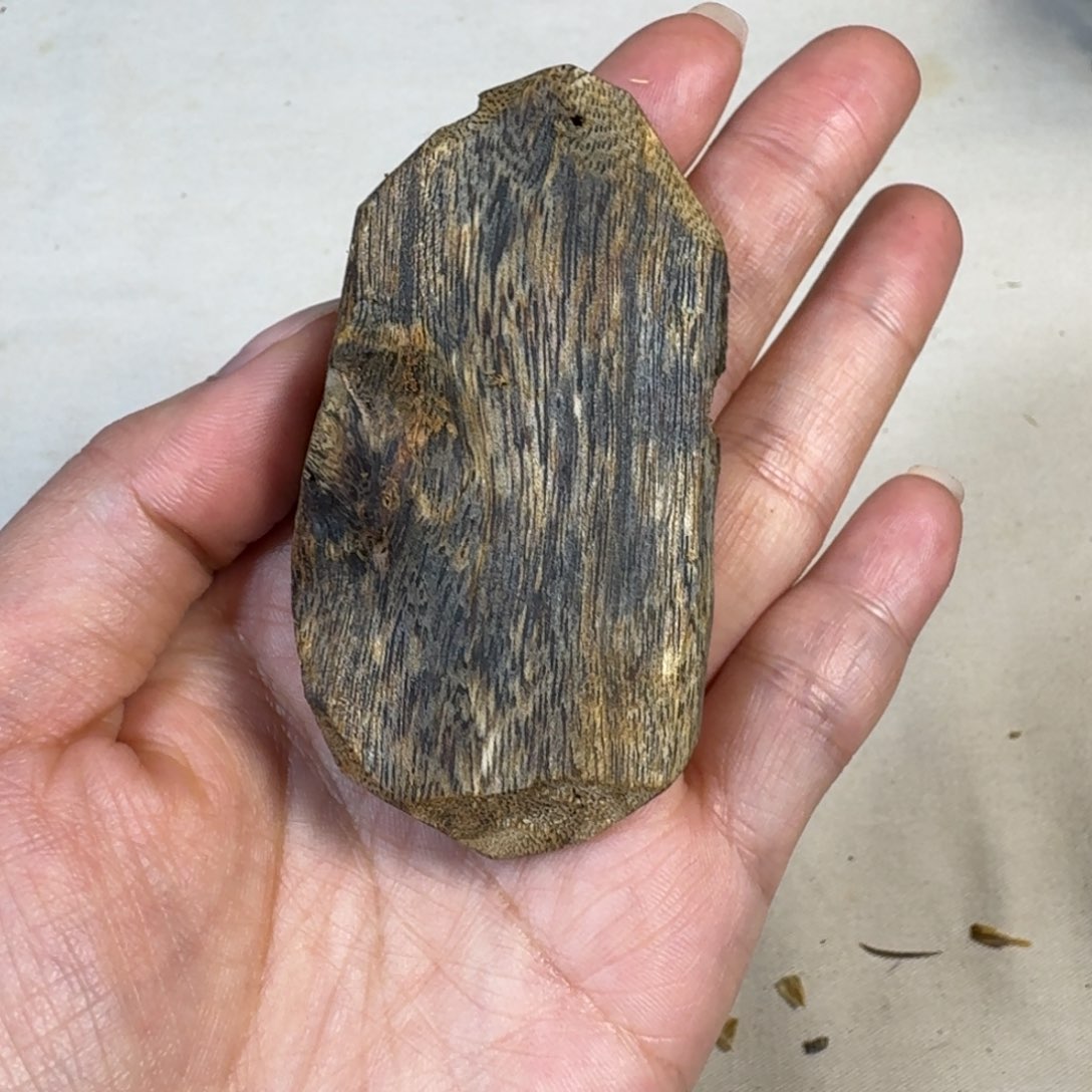 沉香沉香木制品绿奇楠包料长7厘米20克多样性发一个