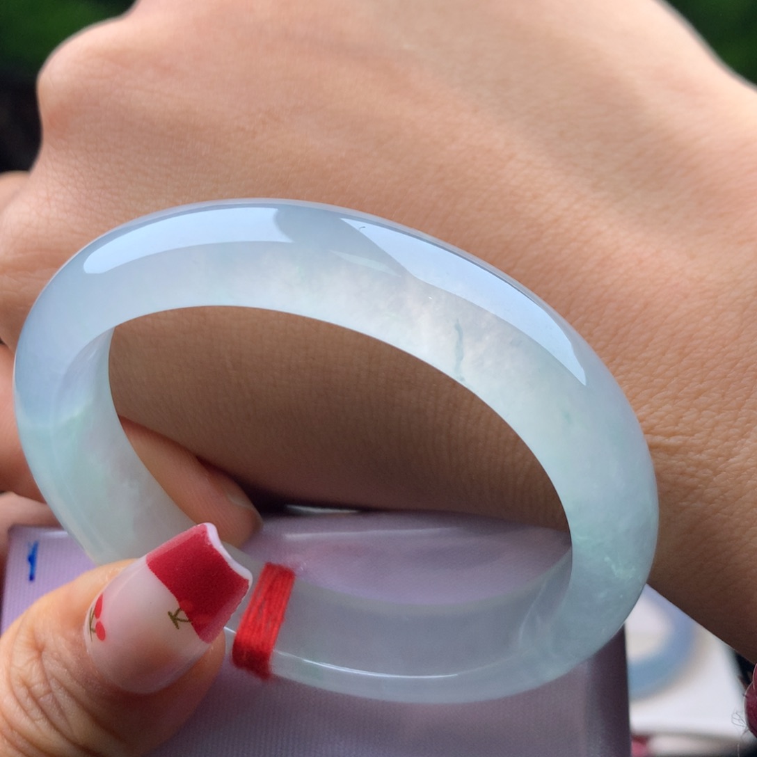 翡翠手镯未镶嵌手镯