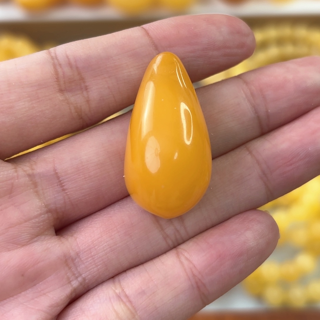 琥珀颈饰未镶嵌蜜蜡