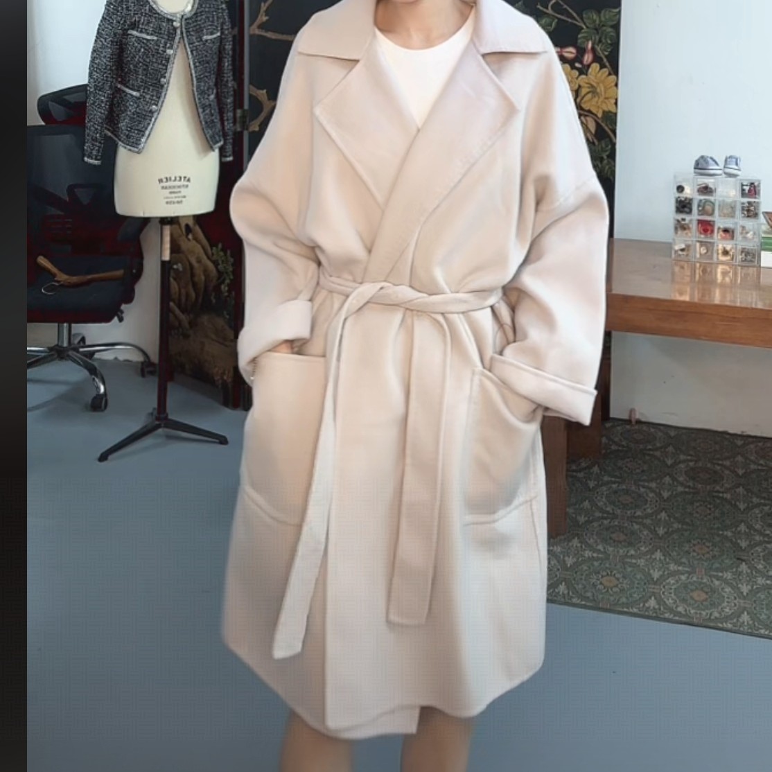 YEVACHAO福利款白色风衣