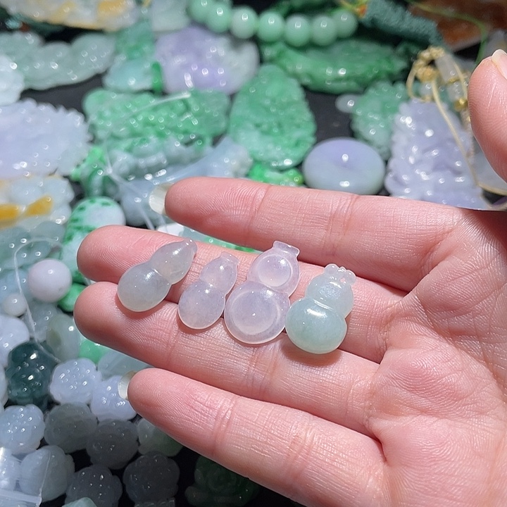 颈饰未镶嵌翡翠雨***想天