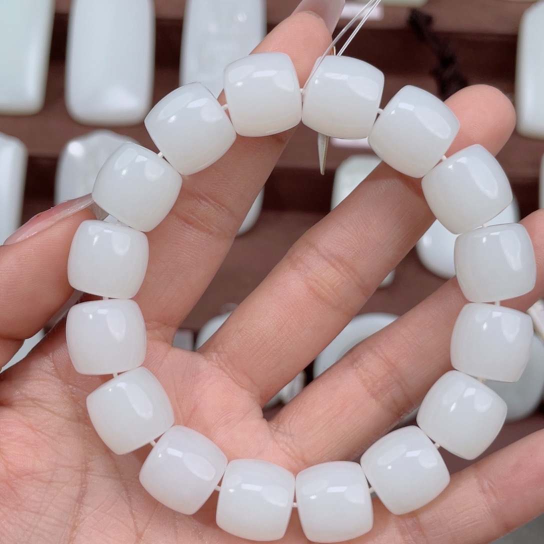 和田玉手串未镶嵌