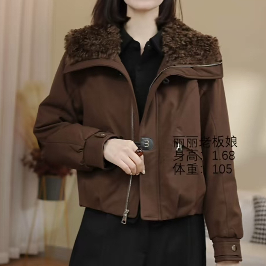 #374【涵宇】免烫简约保暖厚款轻薄宽松型短款拉链韩版女毛领羽绒服