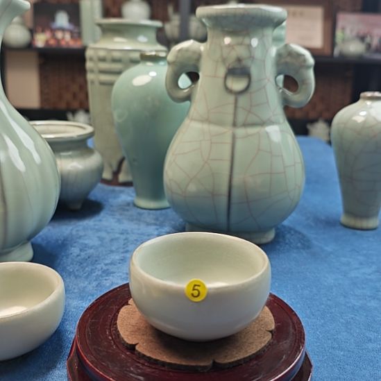 瓷东霞官窑无底款主人杯福利