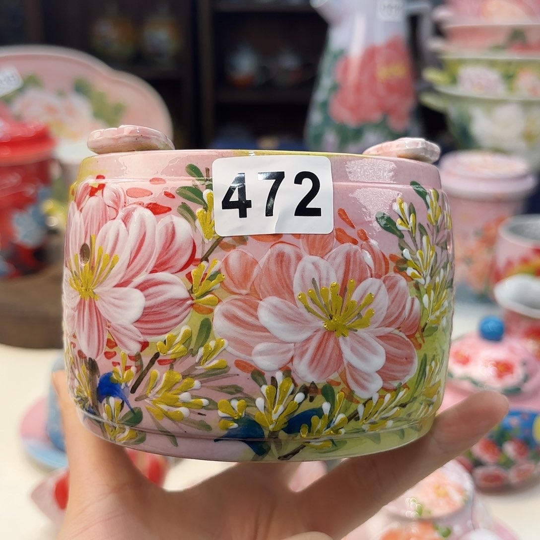 瓷片兔兔好可爱呀打个 