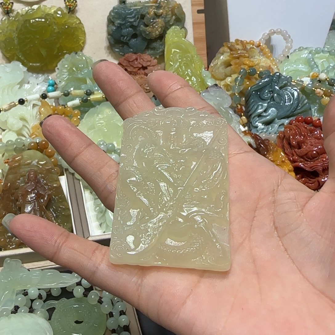 未镶嵌蛇纹石玉吊坠老*財