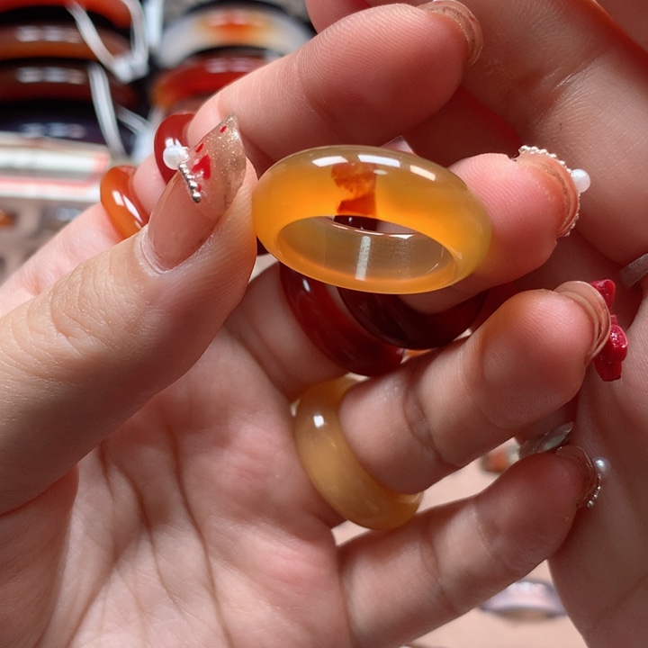 玛瑙/玉髓手镯未镶嵌章*?