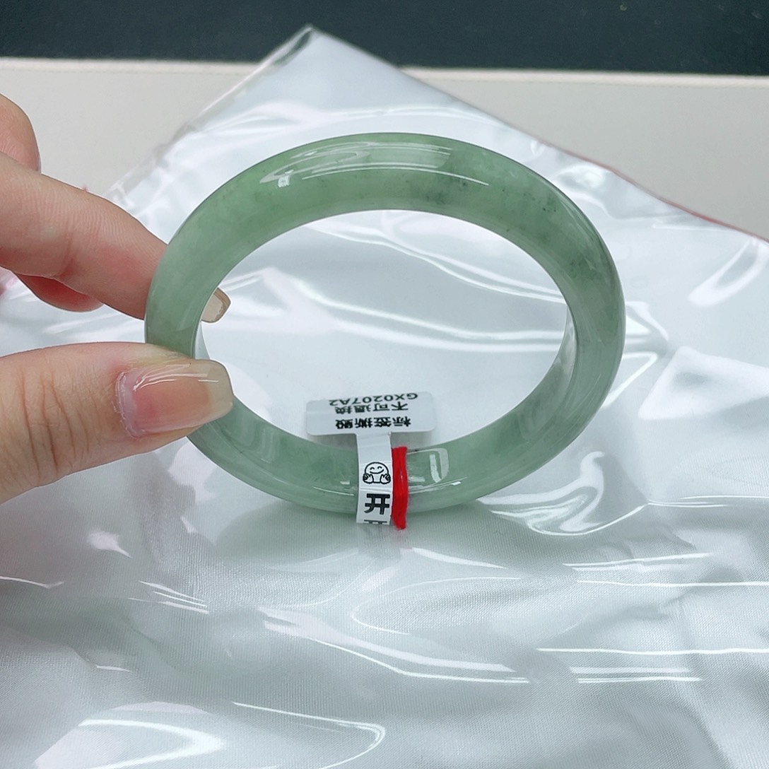 翡翠手镯未镶嵌正60.6