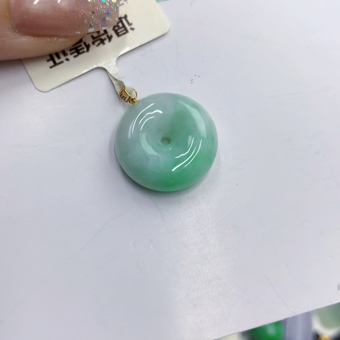 颈饰18K金镶嵌翡翠翡翠