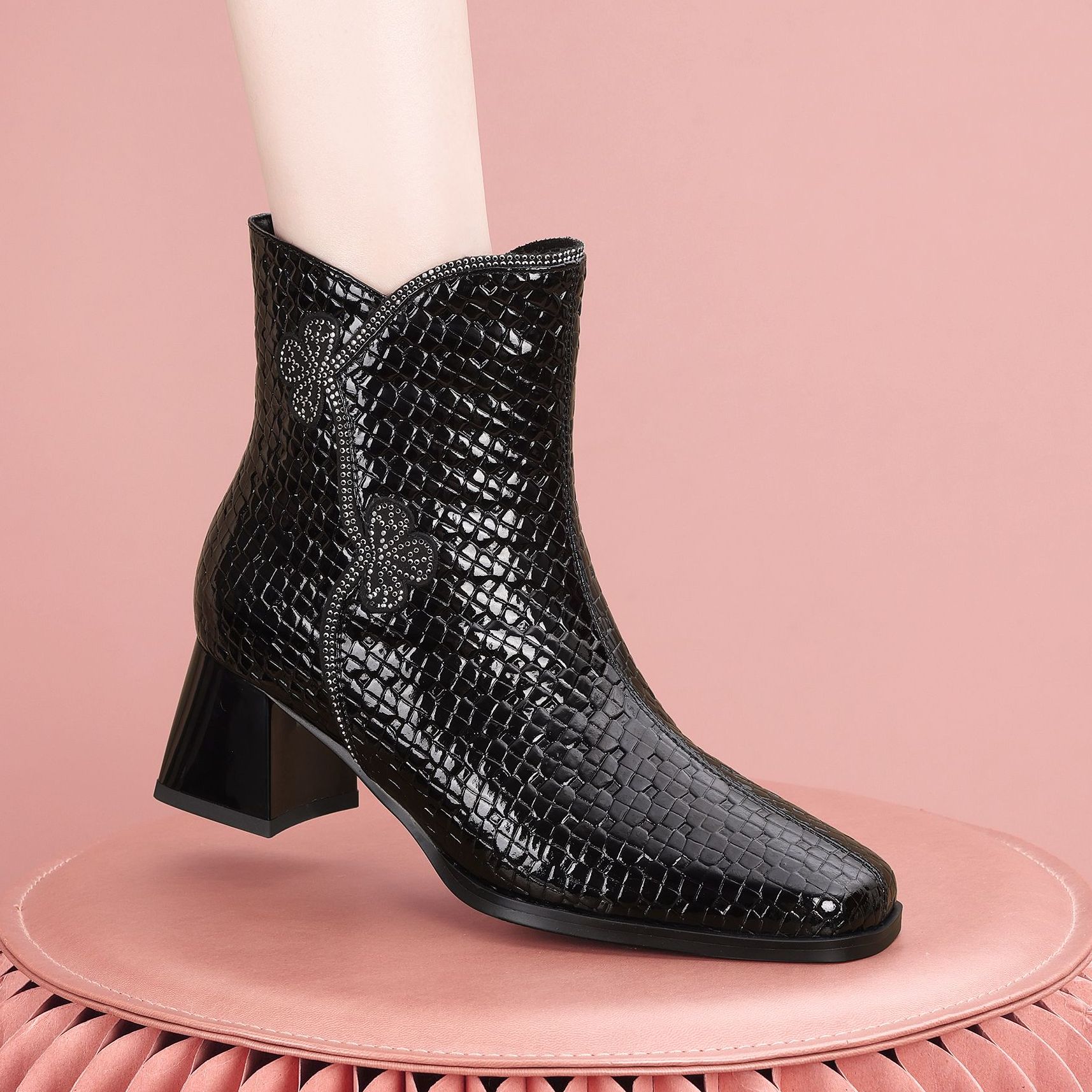 梵芮诗新中式2025冬季格子高级感小众时尚女靴-Z0064